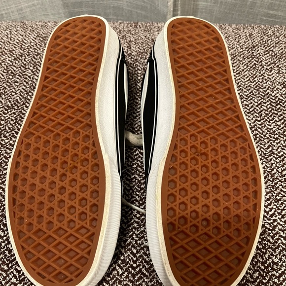 Vans lace up shoes black and white - Picture 4 of 7